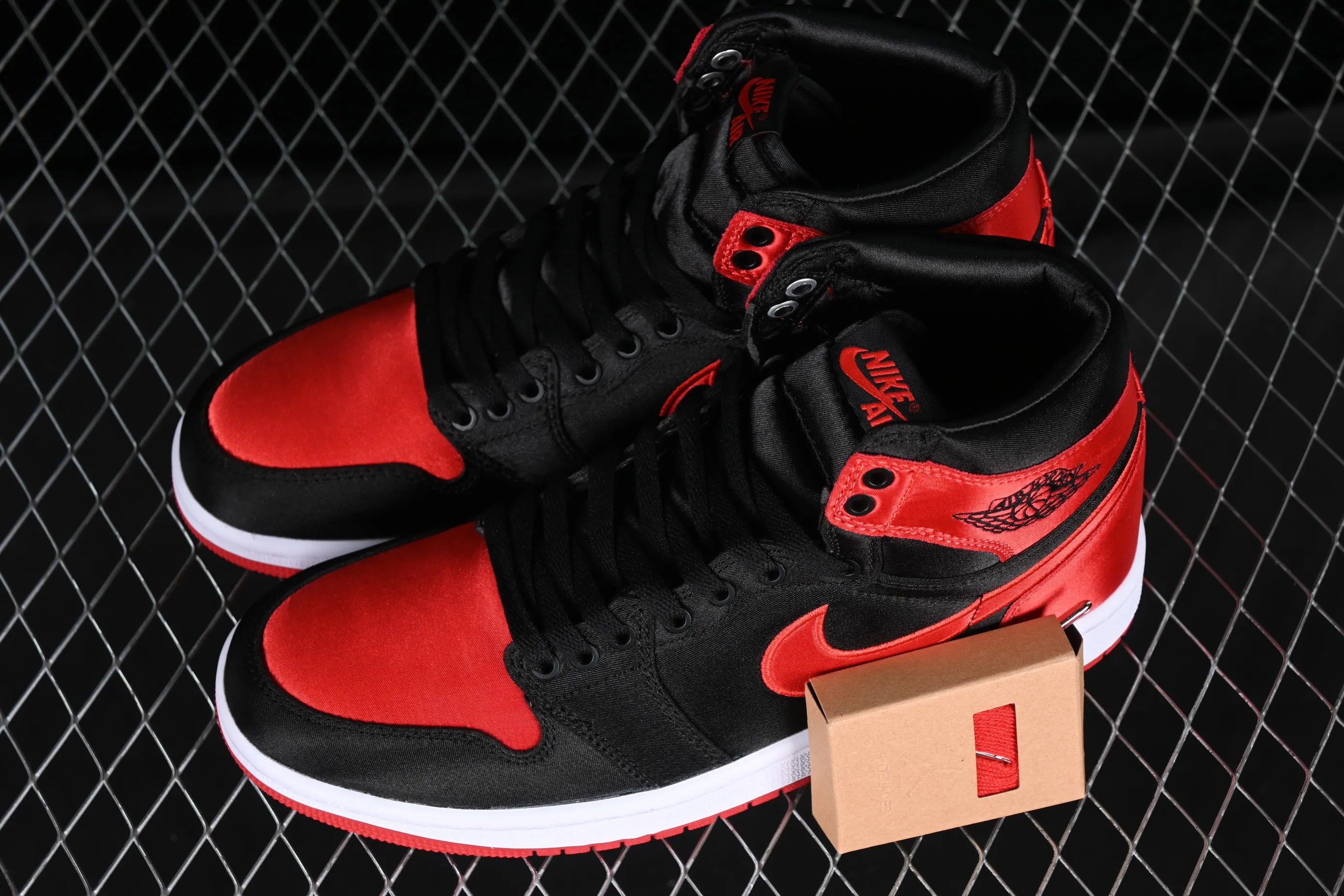 All categories Air Jordan Jordan series basketball shoes Air Jordan 1 High Z version Air Jordan 1 High OG "Satin Bred" AJ1 Joe 1 silk forbidden wear FD4810-061